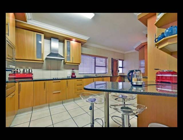 5 BEDROOM HOUSE FOR SALE IN GLENVISTA